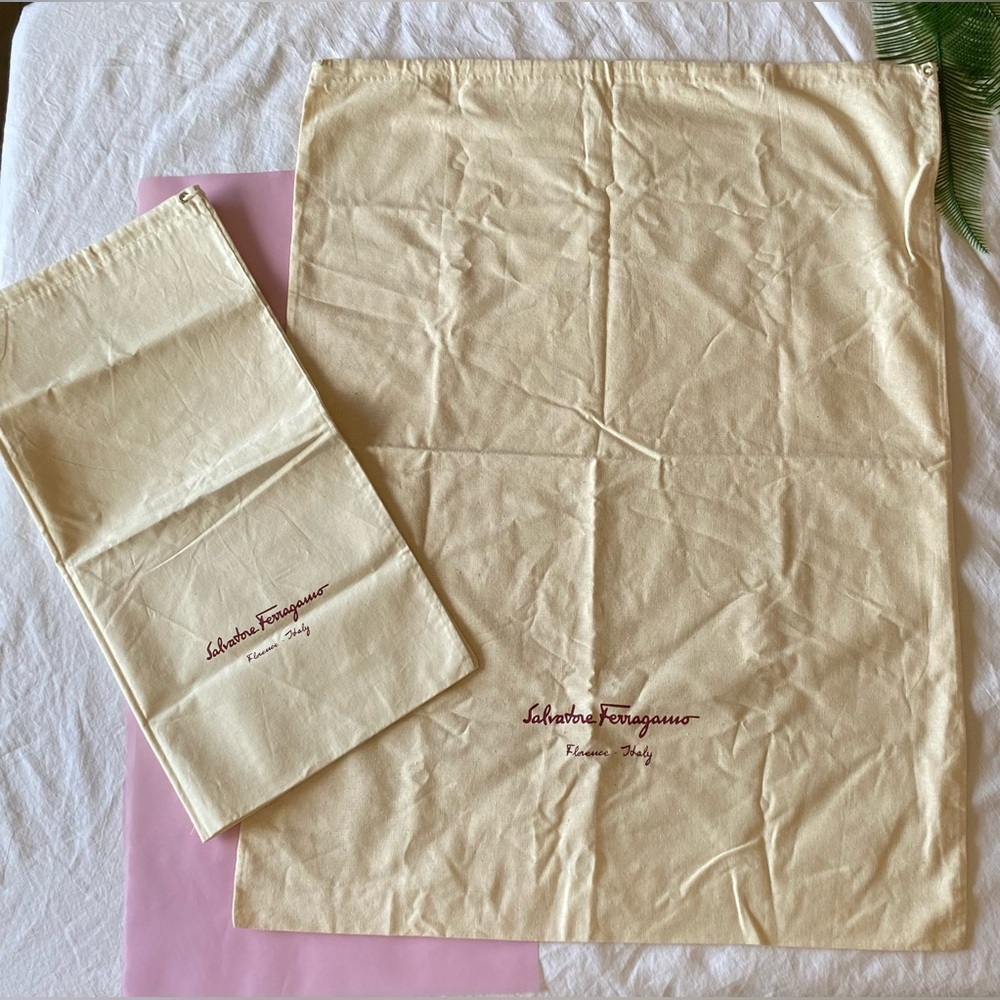 Salvatore Ferragamo Dust Bag Set-Beige Logo  Storage Bags